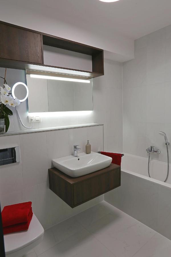 Modern Apartment Near The City Centre Urban 브라티슬라바 외부 사진